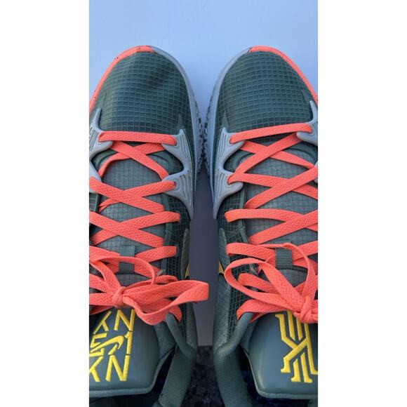 NIKE KYRIE LOW 4 \